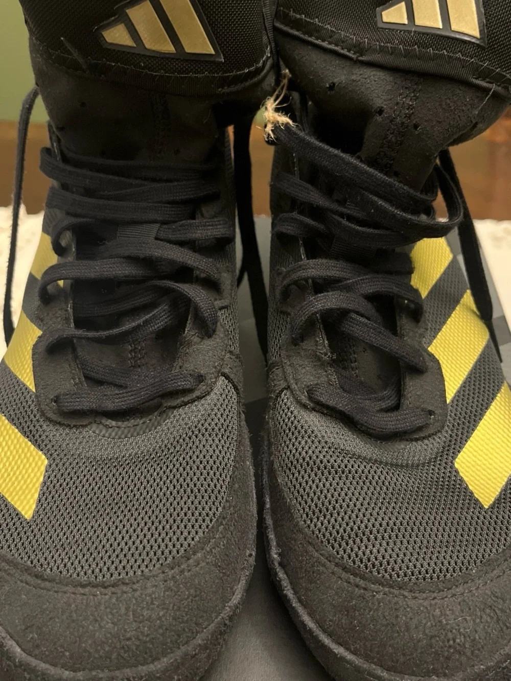 Like new Adidas Men’s Black and Yellow Athletic wrestling shoes